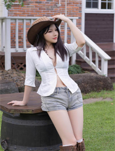 亚洲色无色A片一区二区农夫山泉-美女的烦恼在线观看